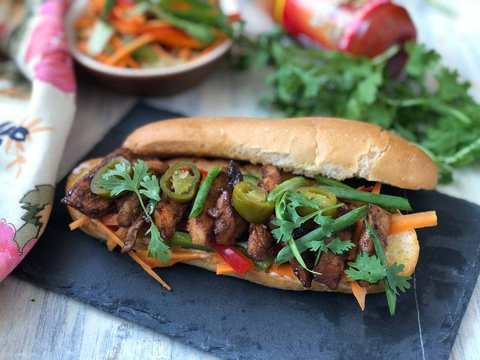 Poulet Bánh Mì Recette – Sandwich au poulet grillé vietnamien Recette Indienne Traditionnelle