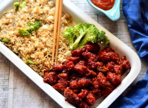 Poulet Kung Pao avec recette de riz frit de légumes Recette Indienne Traditionnelle