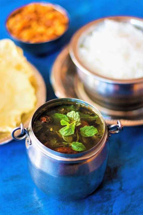 PUDINA RASAM Recette - Monnaie Feuilles Rasam Recette Indienne Traditionnelle