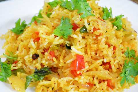 Pulao rapide avec des oignons et la recette de tomates Recette Indienne Traditionnelle