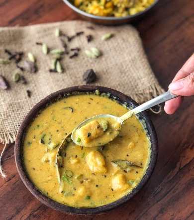 Rajasthani Gatte Ki Sabzi Recette avec oignon et ail Recette Indienne Traditionnelle