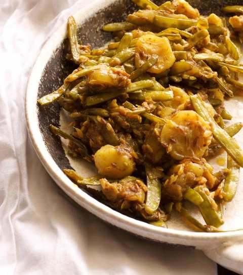 Rajasthani Kachri Puli Recette de légumes - Concombre sauvage et haricots légumes Recette Indienne Traditionnelle