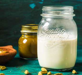 Recette de Badam Sharbat - Lait d'amande avec écrous et épices Recette Indienne Traditionnelle