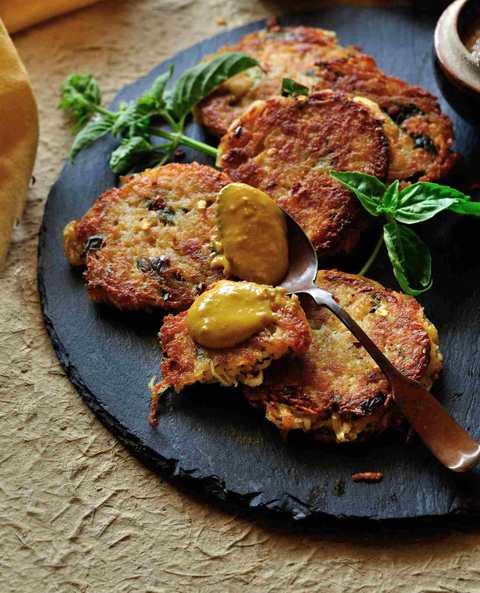 Recette de beignets de basilic de pommes de terre Recette Indienne Traditionnelle