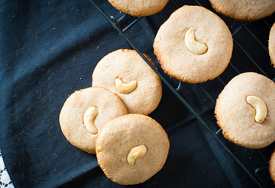 Recette de biscuit ATTA (biscuits de farine de blé entier épicé avec cardamome) Recette Indienne Traditionnelle