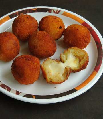 Recette de boules de pommes de terre fourrées mozzarella Recette Indienne Traditionnelle