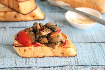 Recette de Bruschetta de champignon herbe Recette Indienne Traditionnelle