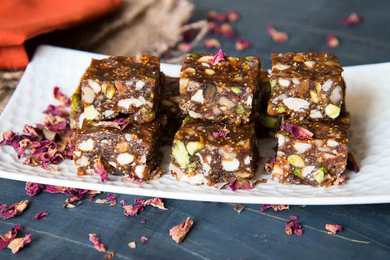 Recette de Burfi fruit sec avec Gulkand Recette Indienne Traditionnelle