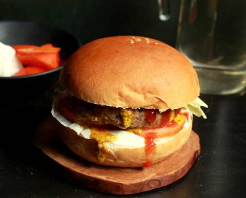 Recette de burger végétalien avec haricots et tofu patty Recette Indienne Traditionnelle