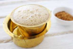 Recette de café Bellada avec du lait (café filtre de style karnataka avec jaggery) Recette Indienne Traditionnelle