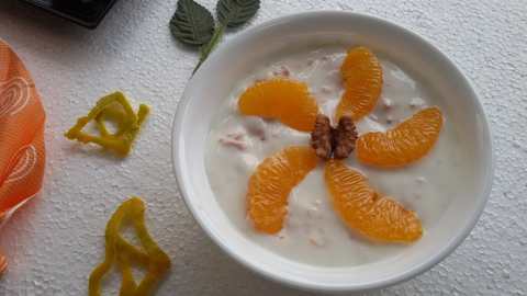 Recette de carrotte orange orange Raita (Yaourt noisette fruitée) Recette Indienne Traditionnelle