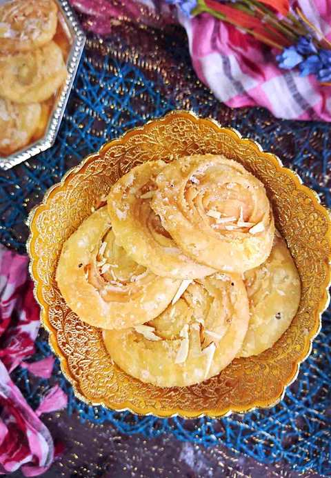 Recette de Chiroti – Puri doux délicieux couches croustillantes Recette Indienne Traditionnelle