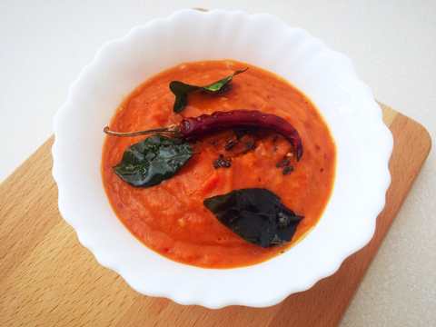 Recette de chutney de tomate à l'ail rôti Recette Indienne Traditionnelle