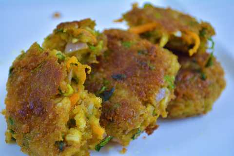 Recette de côtelettes de riz mélangées de légumes mélangées épicées Recette Indienne Traditionnelle