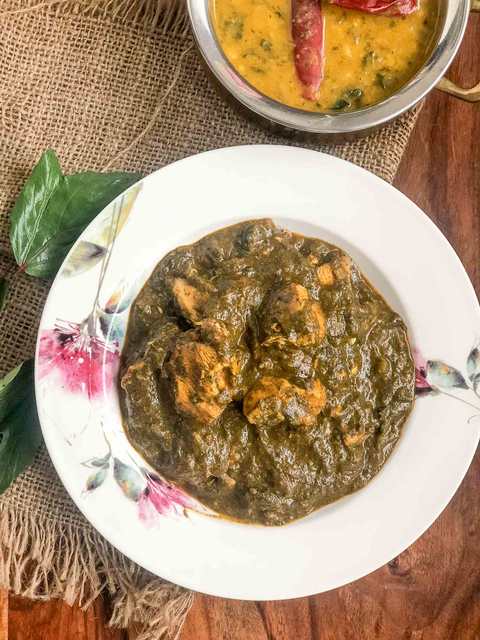 Recette de curry au poulet Gongura - Poulet Gongura Style Andhra Recette Indienne Traditionnelle