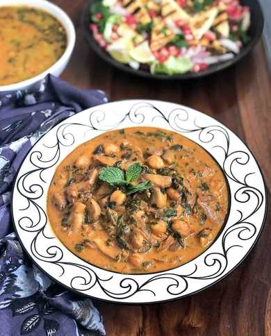 Recette de curry de curry des pois chiches d’épinards de champignon Recette Indienne Traditionnelle