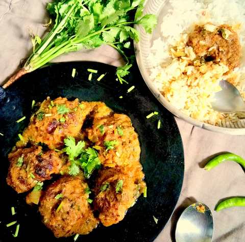 Recette de curry Kofta Kofta (boulettes doodhi de style bengali dans la sauce à la tomate) Recette Indienne Traditionnelle