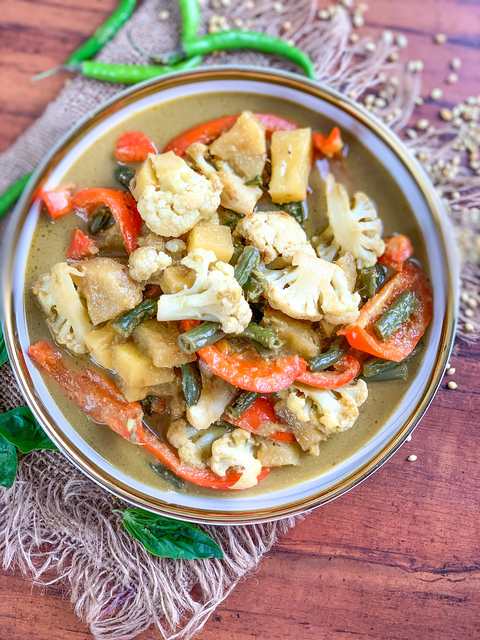 Recette de curry végétarienne thaïlandaise d’ananas Recette Indienne Traditionnelle