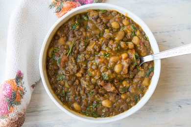 Recette Dal Dal Masoor Moong Phali Ki (Masoor Dal avec recette de cacahuètes) Recette Indienne Traditionnelle