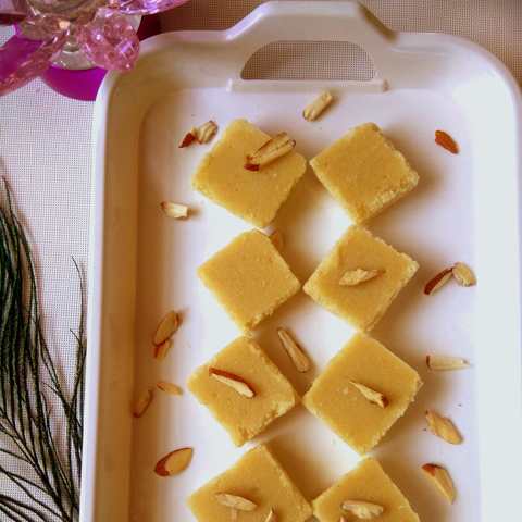 Recette de fudge de lait Sooji Recette Indienne Traditionnelle