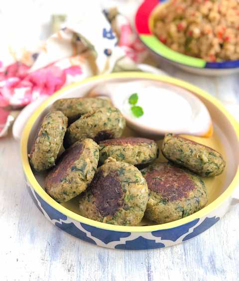 Recette de galettes d'épinards et d'ail de pommes de terre Recette Indienne Traditionnelle