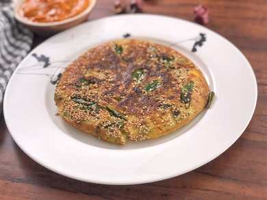 Recette de Handvo Gujarati Tawa – Gâteau de lentille frit en bonne santé Recette Indienne Traditionnelle