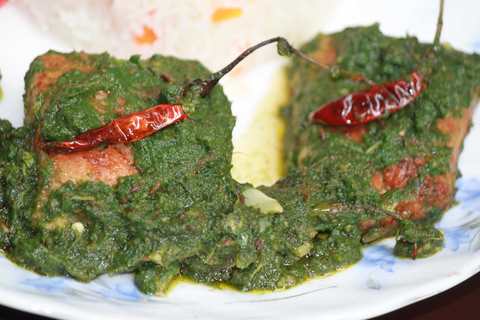 Recette Hariali Machali – Poisson de la carpe en épinard vert et sauce de coriandre Recette Indienne Traditionnelle