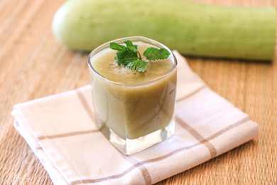 Recette de jus de légumes de bouteille et de menthe – Jus de Lauki Recette Indienne Traditionnelle