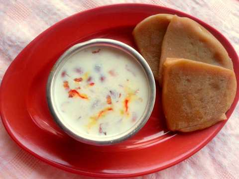 Recette de Kaanole (farine de blé cuit à la vapeur maharashtrienne) Recette Indienne Traditionnelle