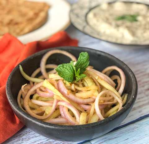 Recette de Kachum Kachum de Lachedar Kakdi Pyaz - Salade de concombre d'oignon Recette Indienne Traditionnelle