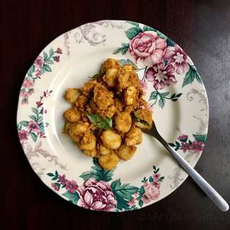 Recette de Kakka Orootti – Mini-riz à la vapeur dans la sauce au poulet Recette Indienne Traditionnelle