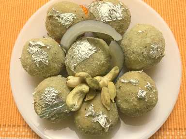 Recette Ladoo de Akula – Boules d’énergie Poha sucrées Recette Indienne Traditionnelle