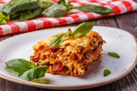 Recette de lasagne de Garfield avec de la viande hachée et des épices italiennes Recette Indienne Traditionnelle