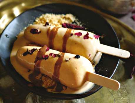 Recette Masala Chai Kulfi avec sirop de chocolat Bourbon Recette Indienne Traditionnelle