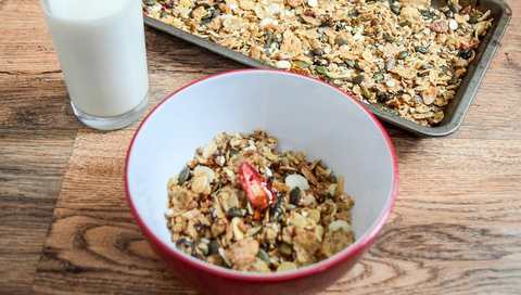 Recette de mélange de granola maison avec flocons d’avoine et de blé Recette Indienne Traditionnelle