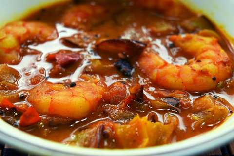 Recette de Misa Maas Kordoi Tenga (Crevettes avec Curry Fruit Star) Recette Indienne Traditionnelle