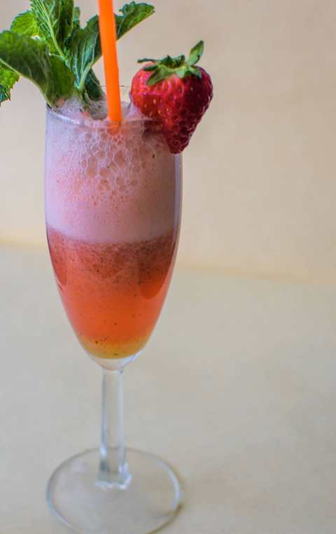 Recette de mocktail de fraises scintillantes Recette Indienne Traditionnelle