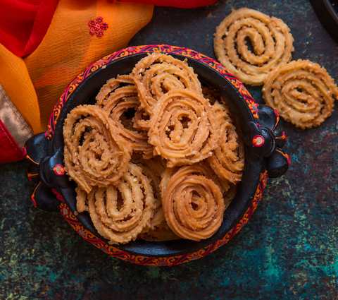 Recette de Mullu Murukku - Recette Chakli - Snack indien sud Recette Indienne Traditionnelle