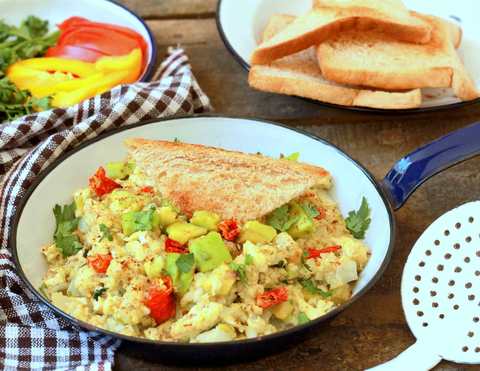 Recette d’oeufs brouillés d’avocat épicé Recette Indienne Traditionnelle