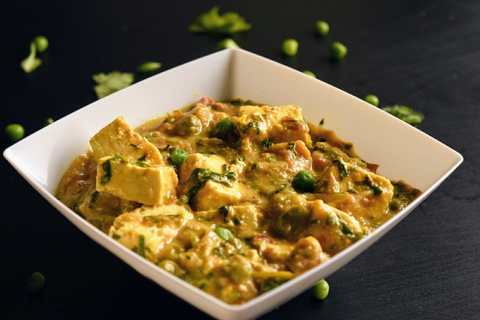 Recette de paneer Matar Malai (fromage cottage et pois en gravier crémeux riche) Recette Indienne Traditionnelle