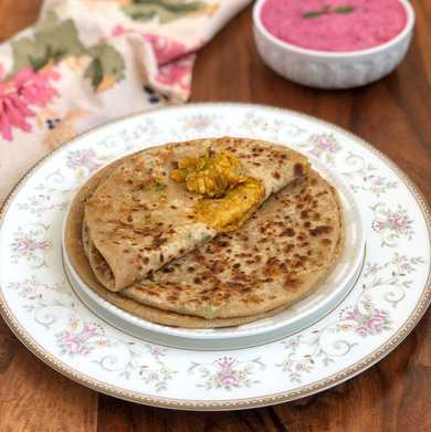 Recette de paratha de DAL et d’oignon de Moongs jaune farcie Recette Indienne Traditionnelle