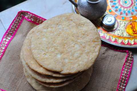 Recette de Pheki Mathri - Bétonies savoureuses frites croustillantes Recette Indienne Traditionnelle