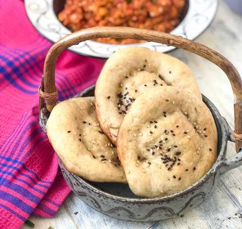 Recette de pide turc – Pain croustillant aux graines de sésame Recette Indienne Traditionnelle