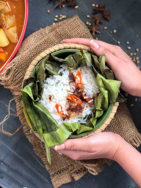 Recette de poche de riz vietnamien avec des oignons caramélisés et des piments Recette Indienne Traditionnelle