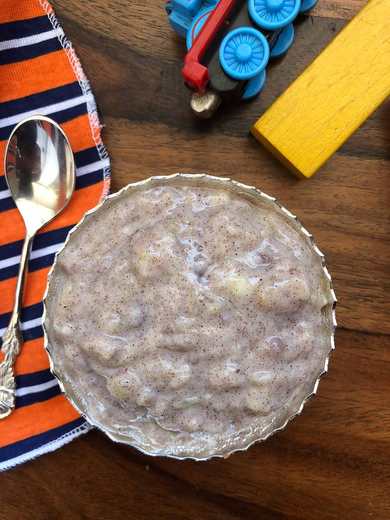 Recette de porridge de banane et ragi pour les bébés et les tout-petits Recette Indienne Traditionnelle