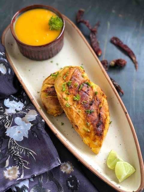 Recette de poulet grillée de la mangue épicée Recette Indienne Traditionnelle