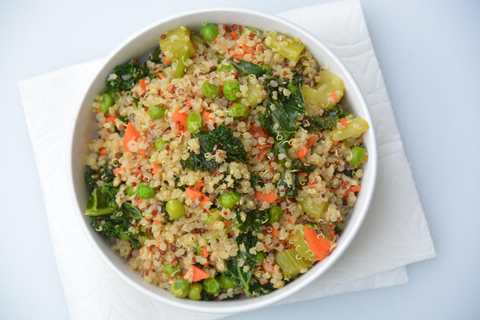 Recette de quinoa frit de chou frisage et de légumes Recette Indienne Traditionnelle