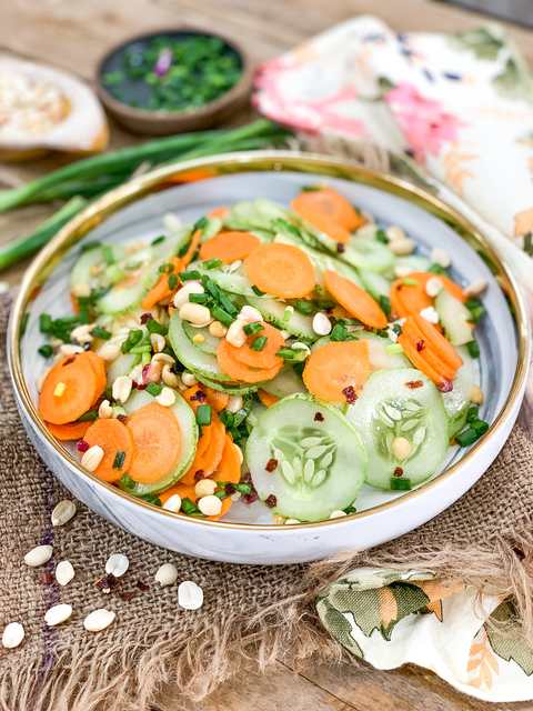 Recette de salade de cucum et de carotte de style thaïlandais Recette Indienne Traditionnelle