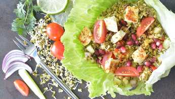 Recette de salade de haricots mungi et de tofu avec des pommes de terre douces, des concombres et des tomates Recette Indienne Traditionnelle