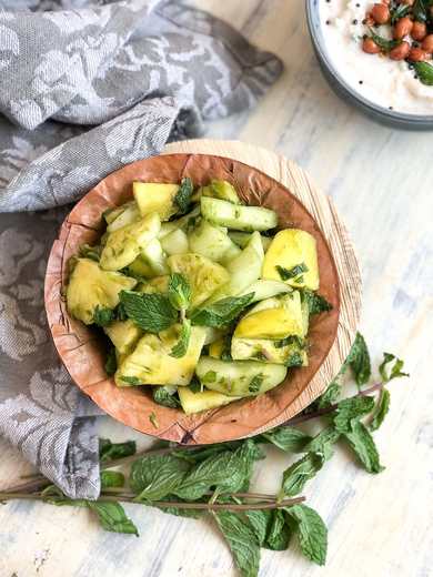 Recette de salade de mangue crue d'ananas de concombre Recette Indienne Traditionnelle